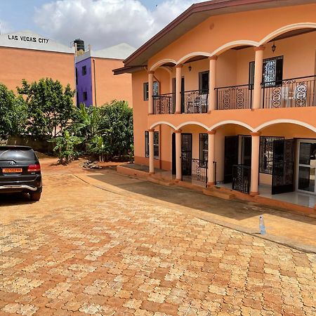 Villa Contemporaine Yaounde Exterior photo